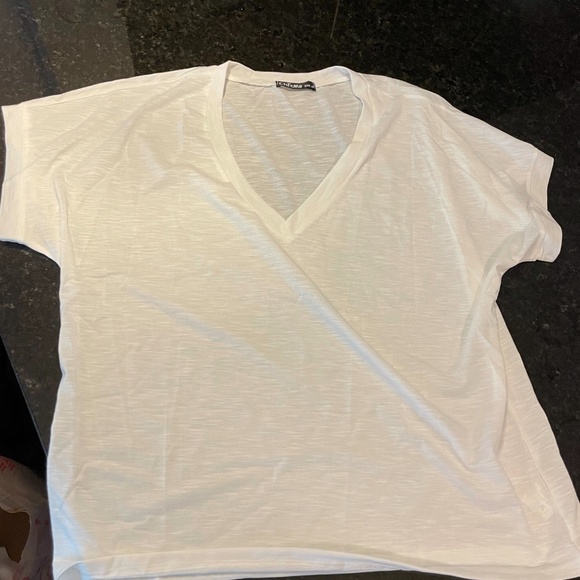 Brand New solid V-Neck Short Sleeve T-shirt - Picture 2 of 4